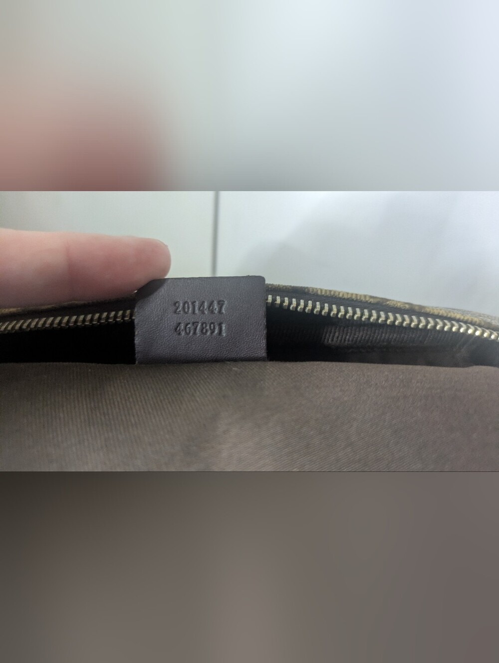 Gucci Crossbody Bag - Picture 4 of 11